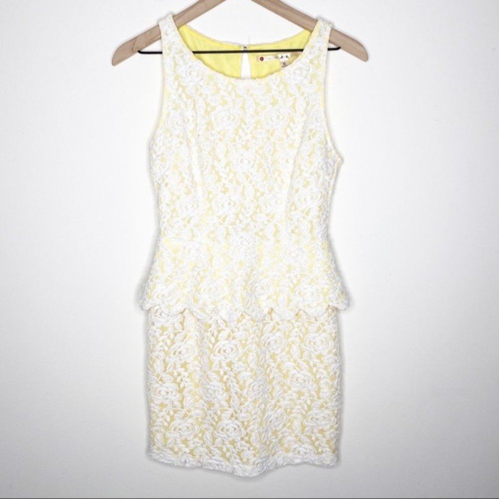 Chelsea & Violet Yellow Lace Sleeveless Peplum Waist Mini Dress Small